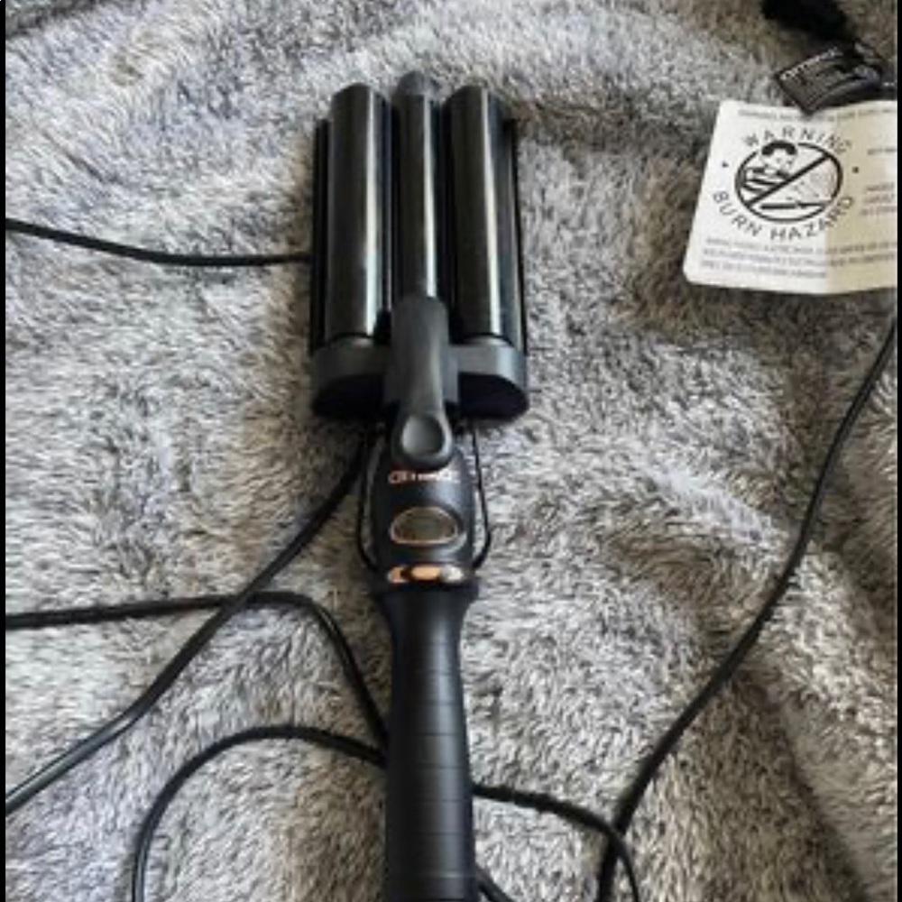 Amika deep waver